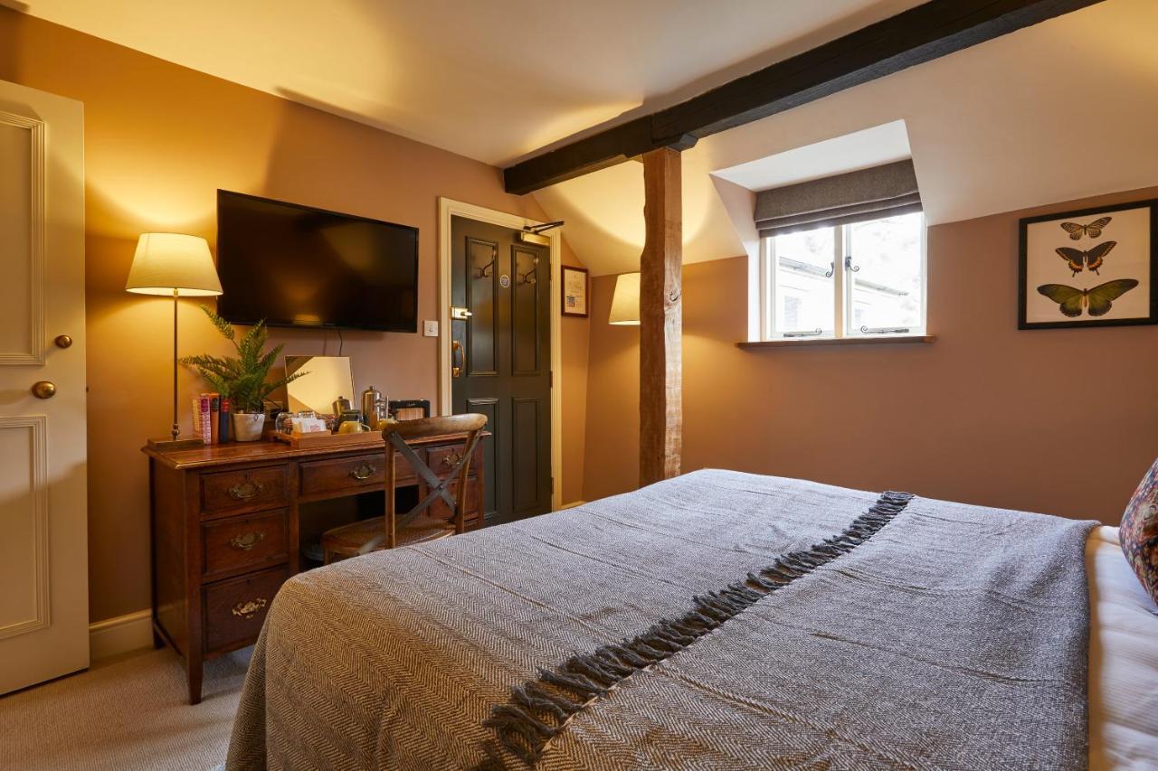 The Methuen Arms Hotel Corsham Exterior photo A room at The Old parsonage
