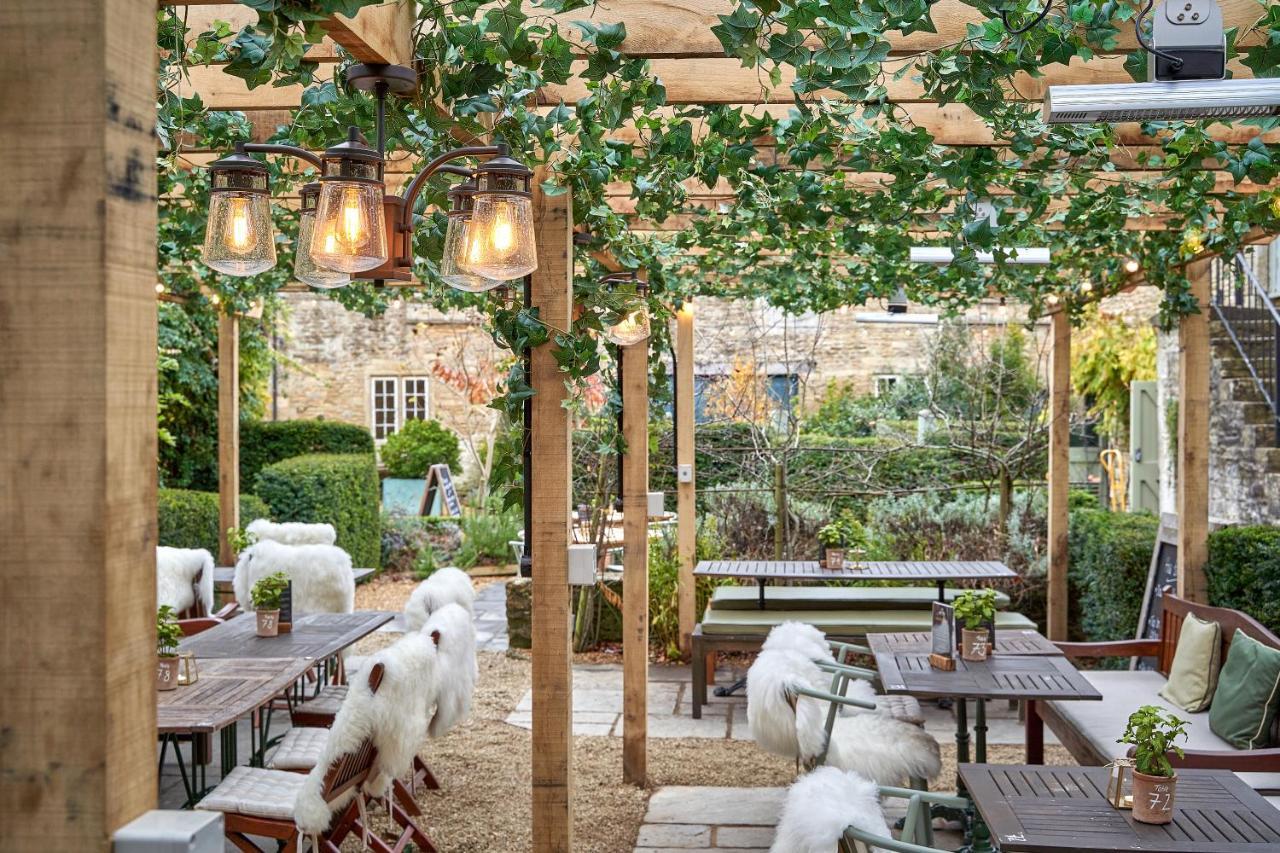 The Methuen Arms Hotel Corsham Exterior photo The Pergola at The Swan