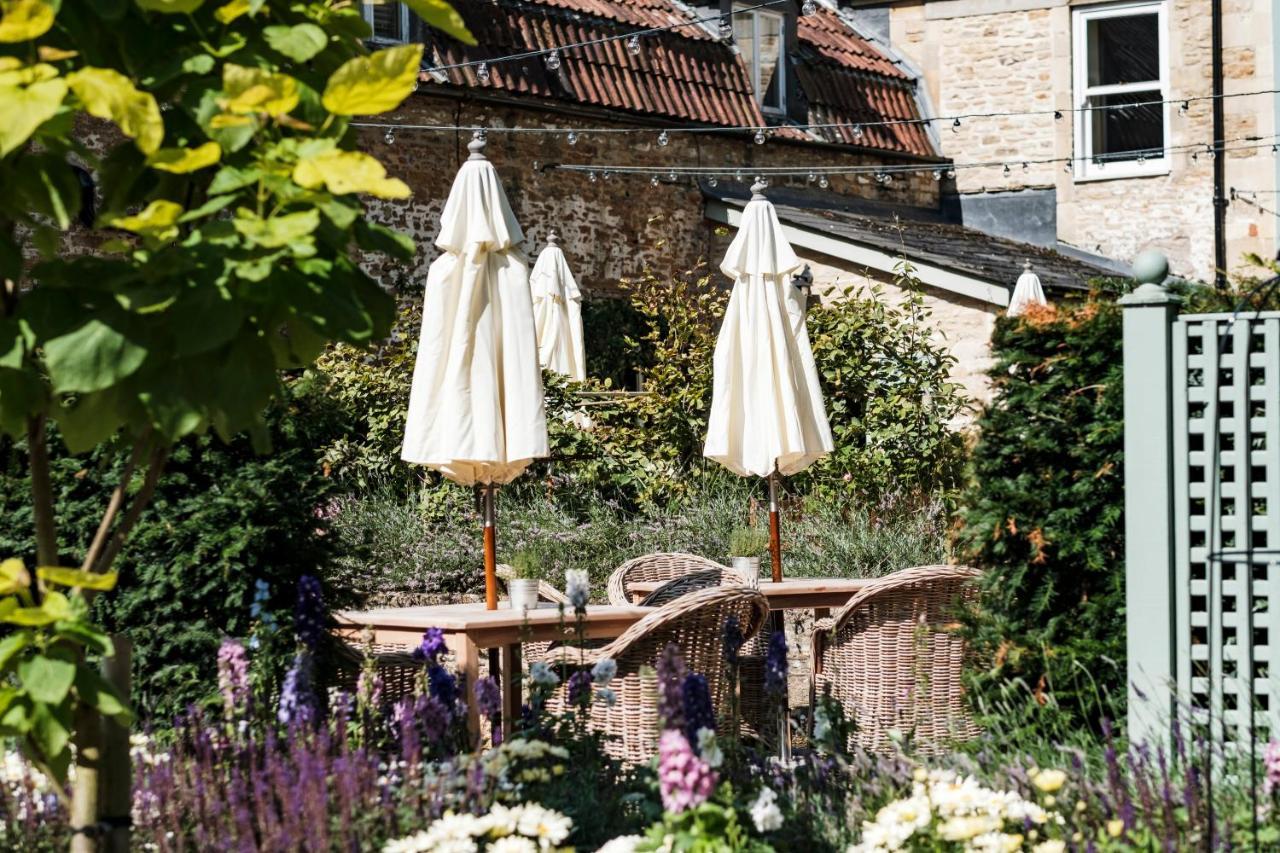 The Methuen Arms Hotel Corsham Exterior photo The garden