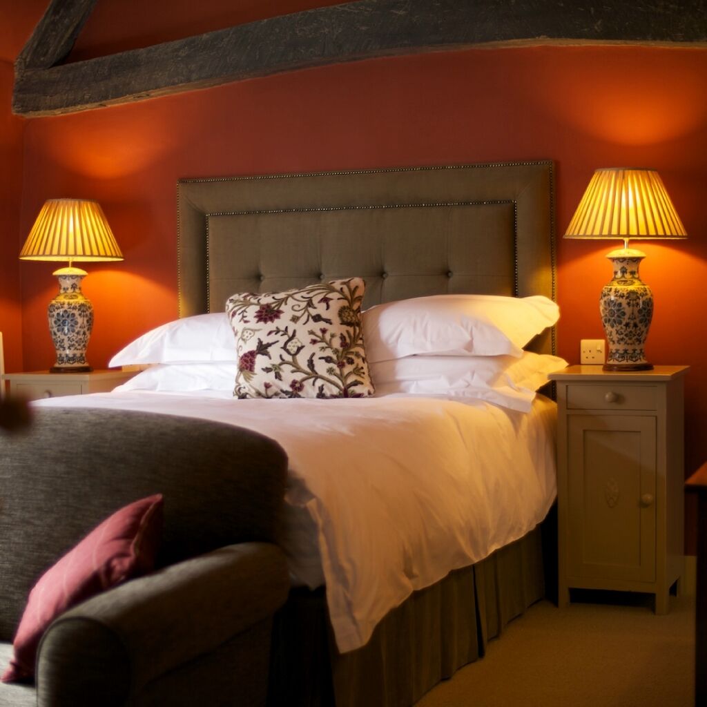 The Methuen Arms Hotel Corsham Exterior photo A bedroom at The Pig