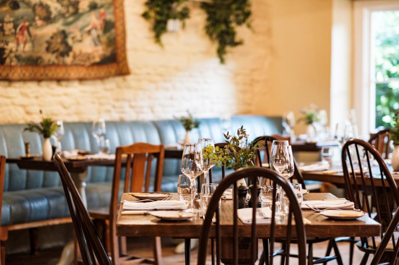The Methuen Arms Hotel Corsham Exterior photo Interior of the restaurant