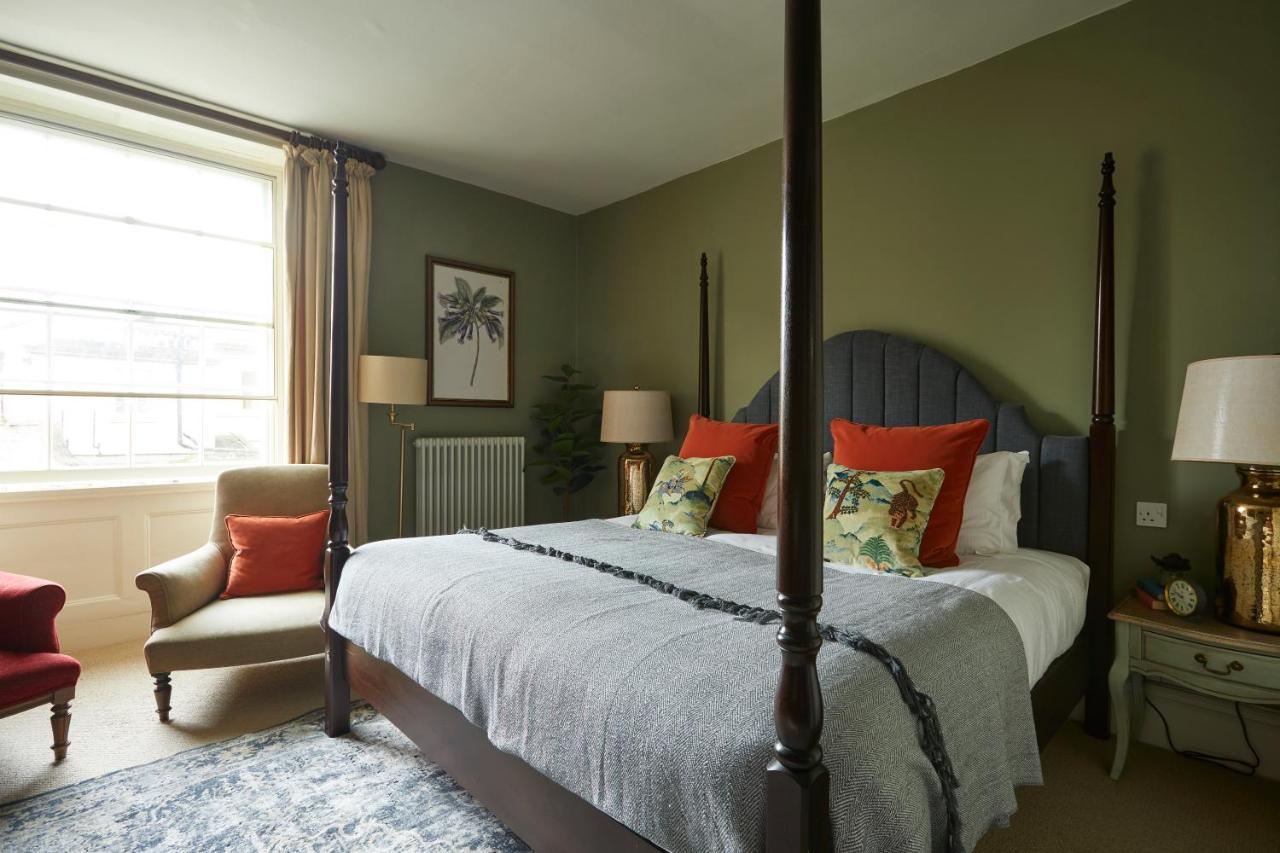 The Methuen Arms Hotel Corsham Exterior photo The Old parsonage, bedroom