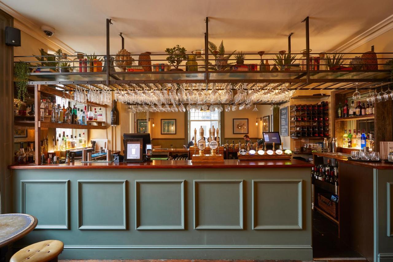 The Methuen Arms Hotel Corsham Exterior photo The bar at The Crown